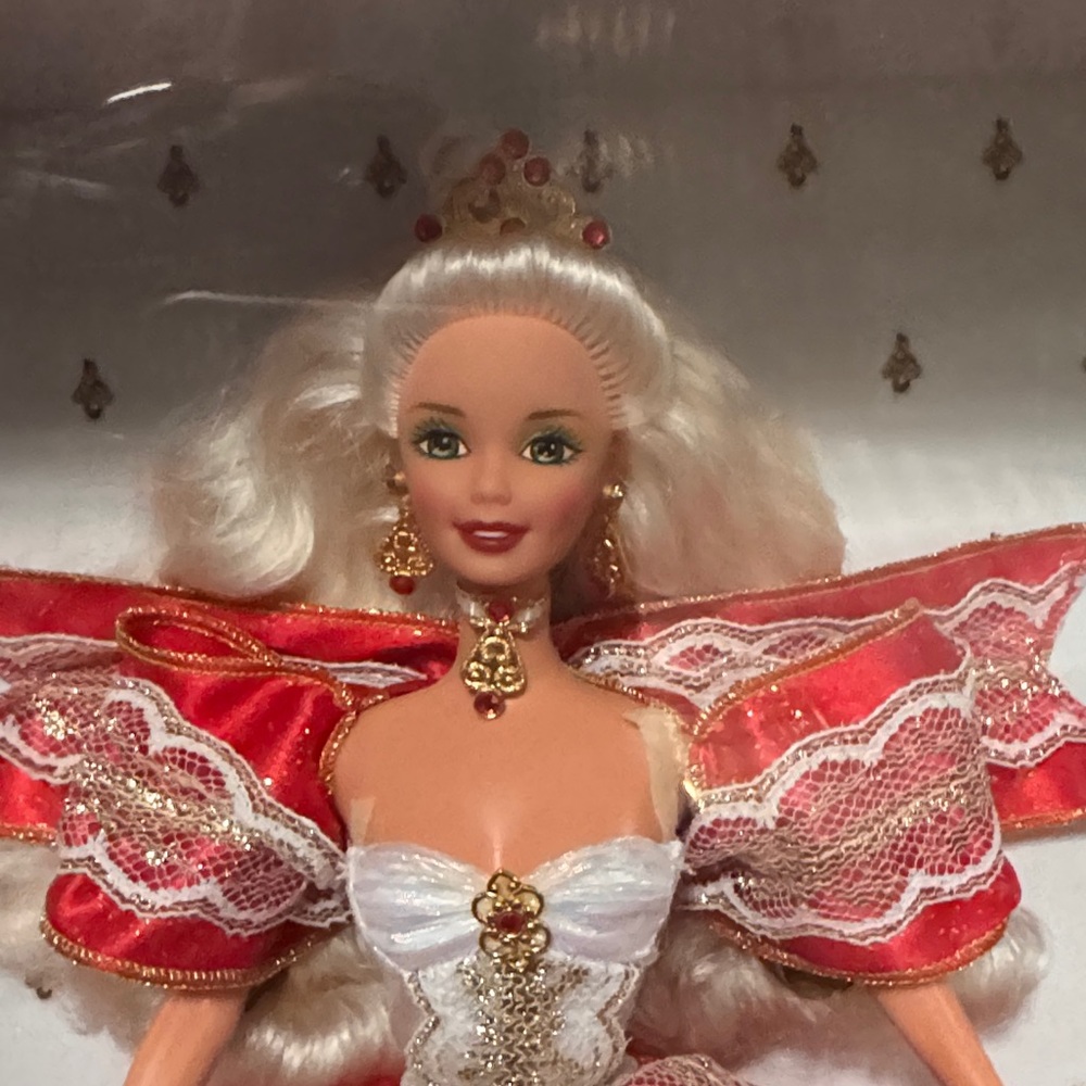 1997 Blonde Barbie Happy Holidays Special Edition Doll 10th anniversary - Picture 2 of 6